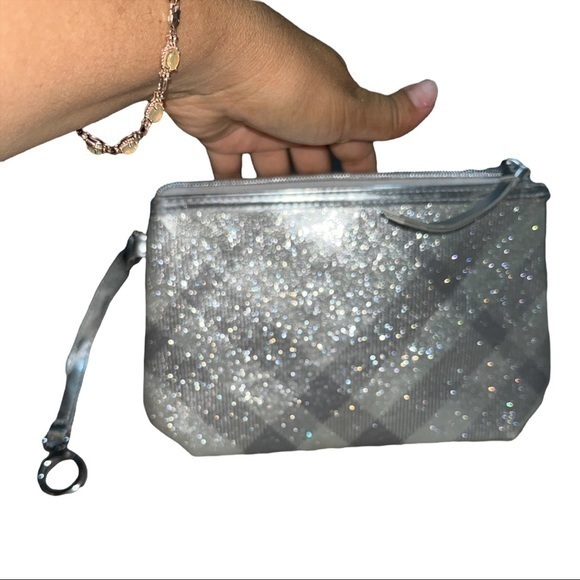Burberry Handbags - Burberry clutch